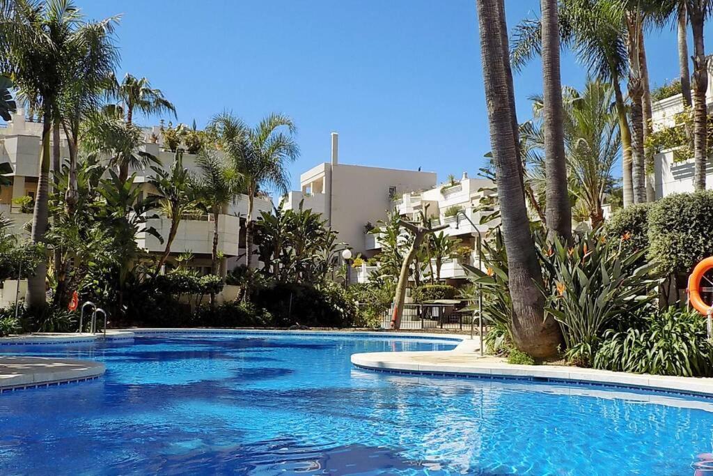 Fuente Aloha Apartment Marbella Bagian luar foto